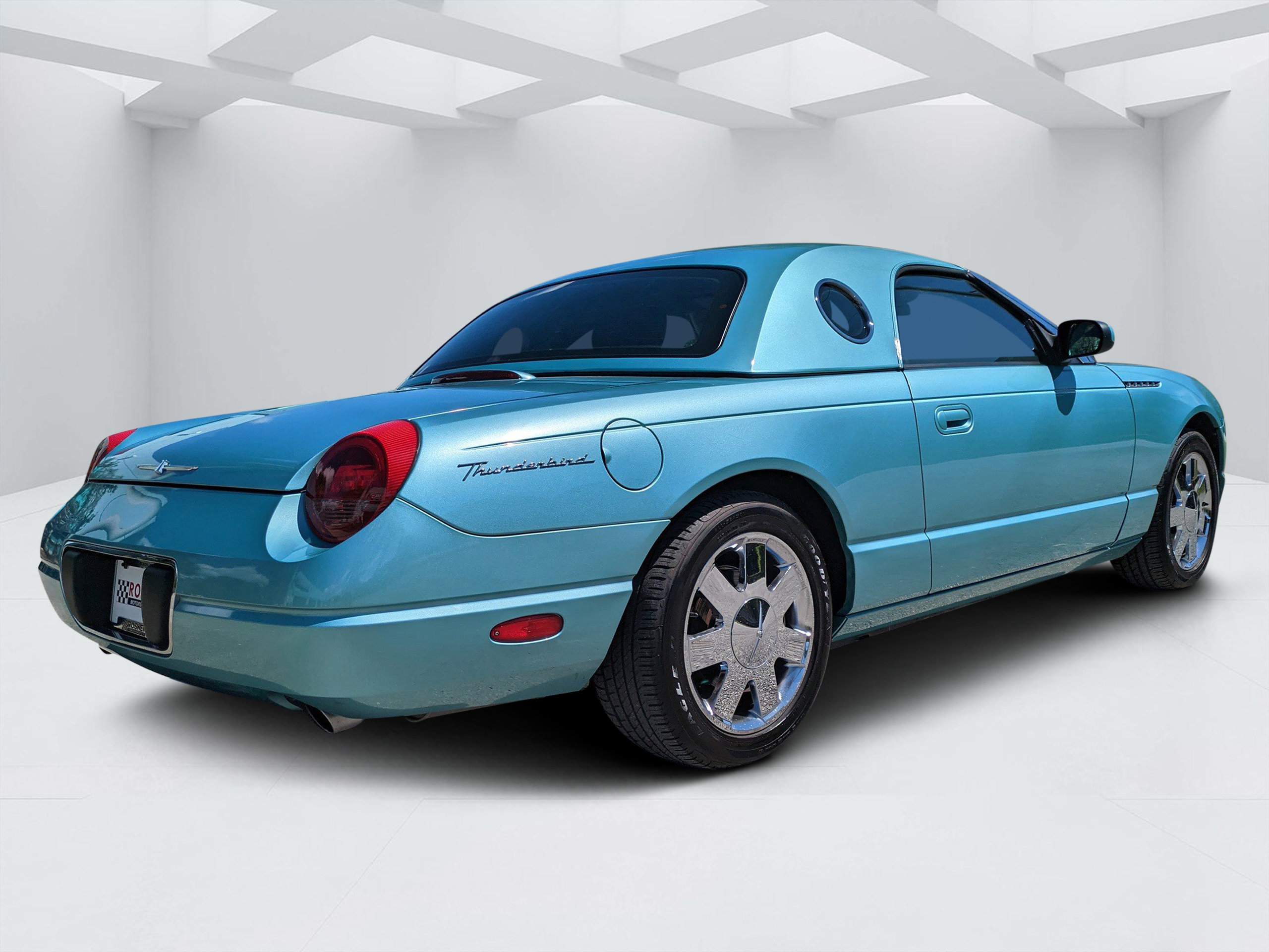 Used 2002 Ford Thunderbird RWD image 3