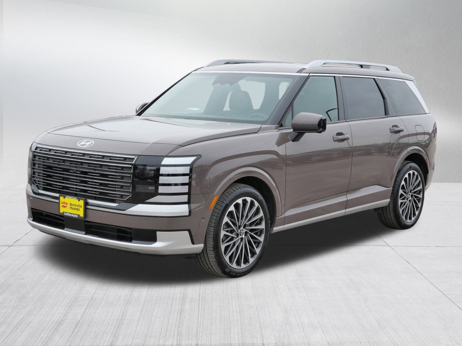 Used 2026 Hyundai Palisade Calligraphy image 3