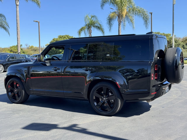 Used 2023 Land Rover Defender 130 X-Dynamic SE image 15