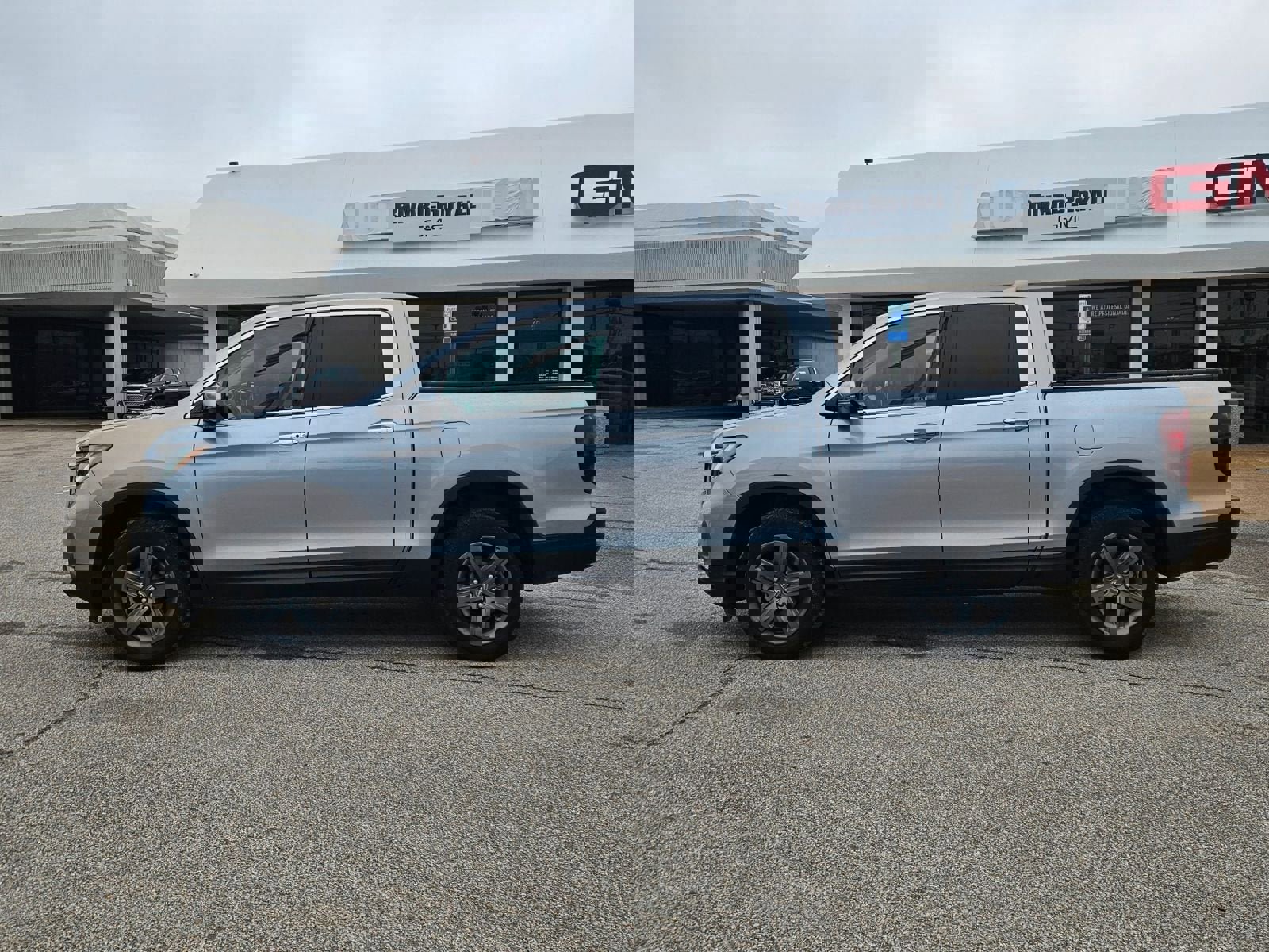 Used 2023 Honda Ridgeline RTL-E image 2