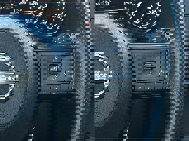 Used 2024 Nissan Pathfinder S image 15