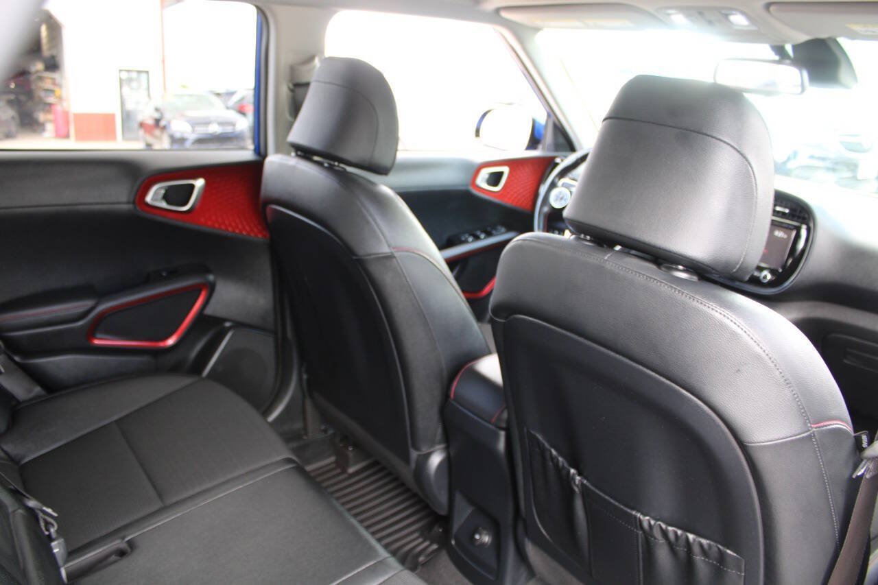 Used 2022 Kia Soul Turbo FWD image 10