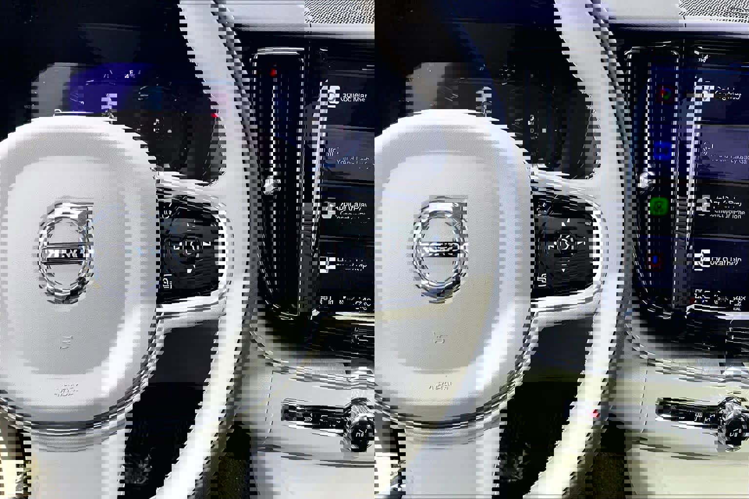 Used 2023 Volvo XC60 B5 Plus w/ Climate Package image 24