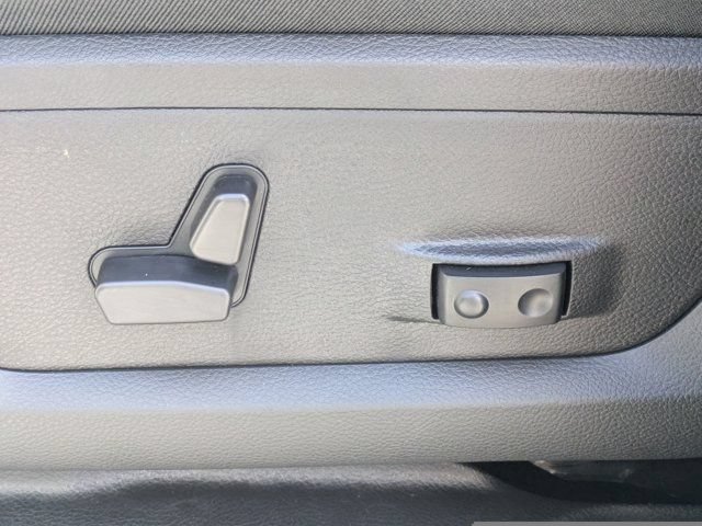 Used 2026 RAM 3500 Laramie AWD/4WD image 17