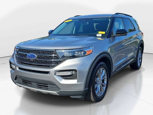 Certified 2023 Ford Explorer XLT w/ Equipment Group 202A AWD/4WD image 7