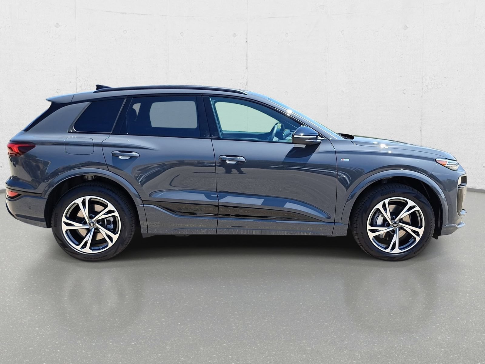 New 2027 Audi Q6 e-tron Premium Plus AWD/4WD image 4