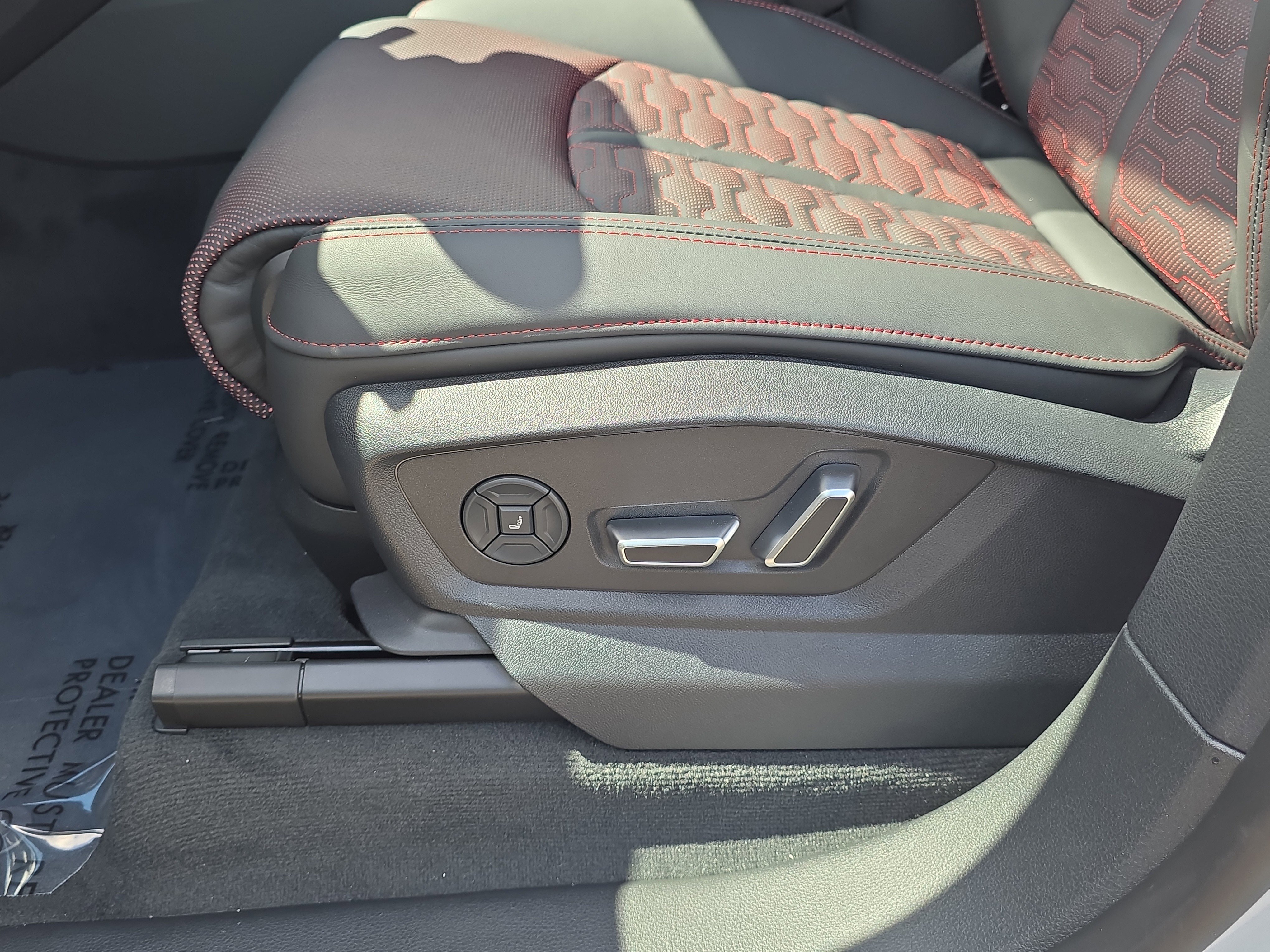 New 2025 Audi RS Q8 performance image 20