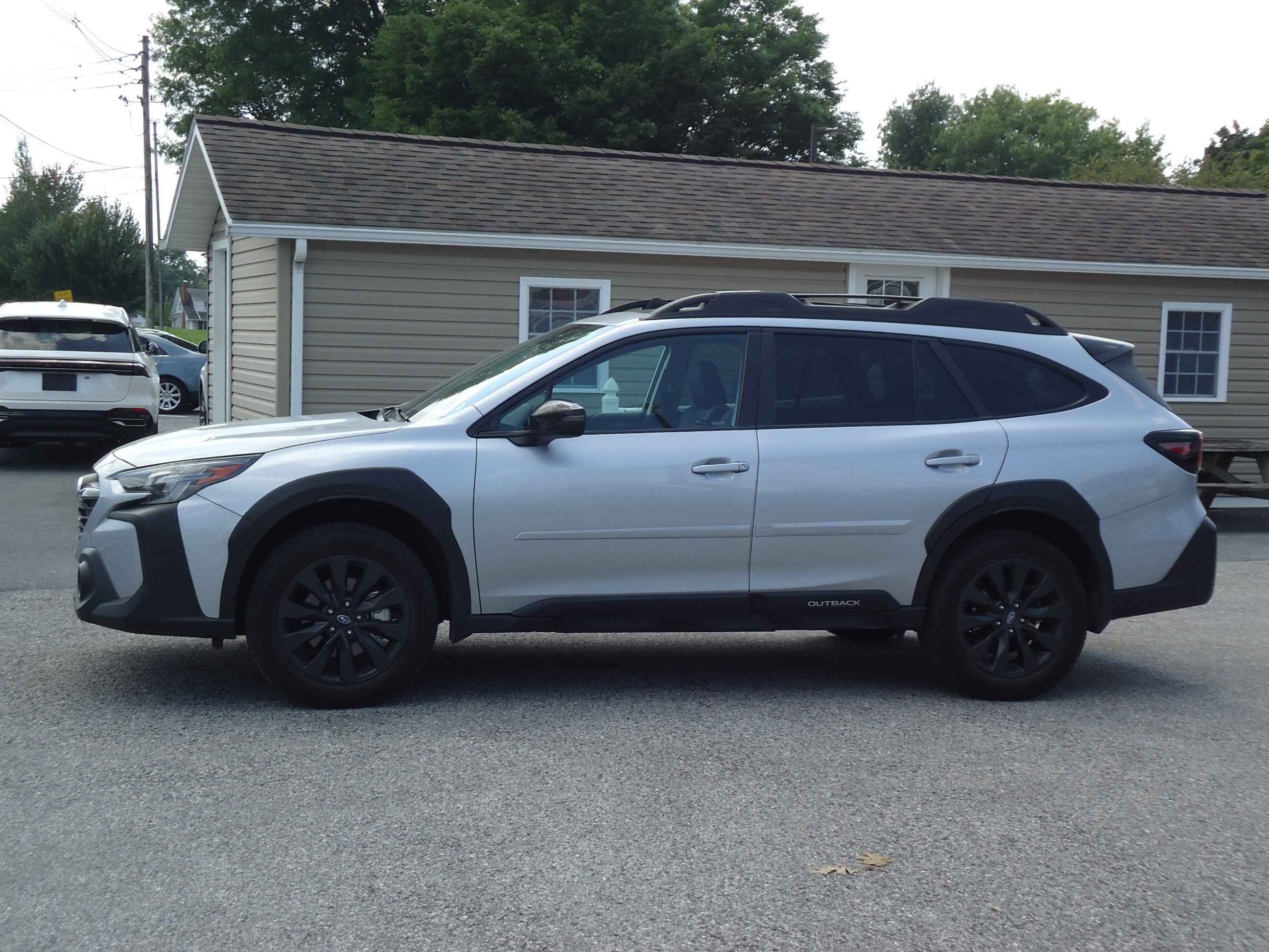 Used 2023 Subaru Outback Onyx Edition AWD/4WD image 6
