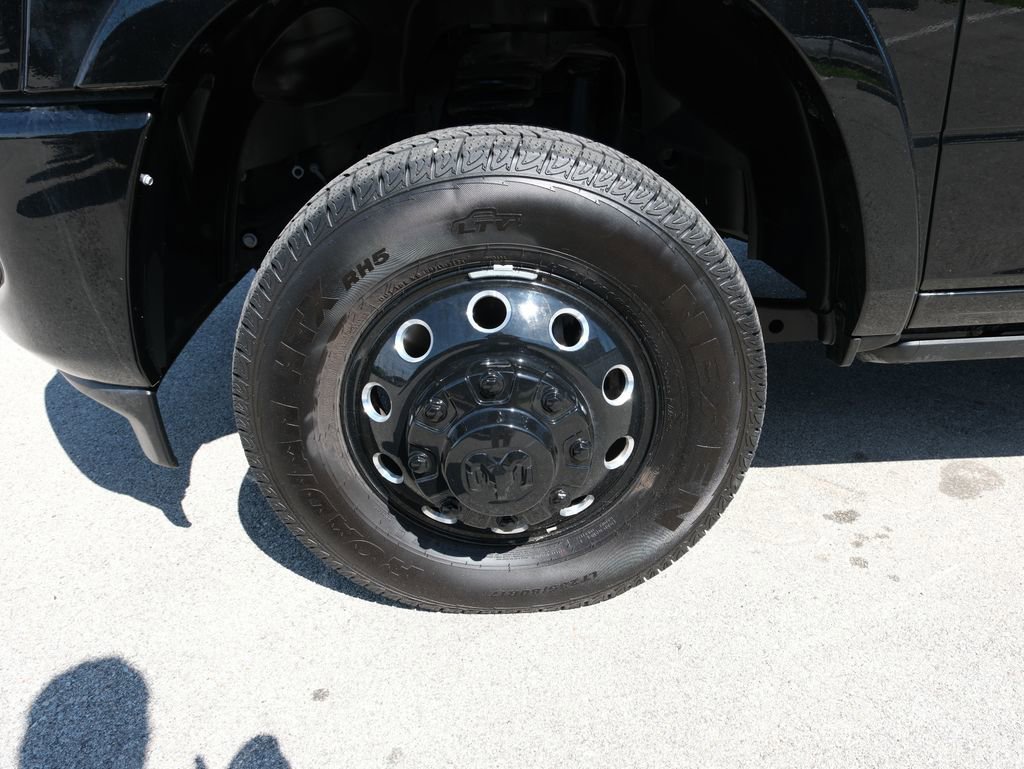 Used 2025 RAM 3500 Limited image 13