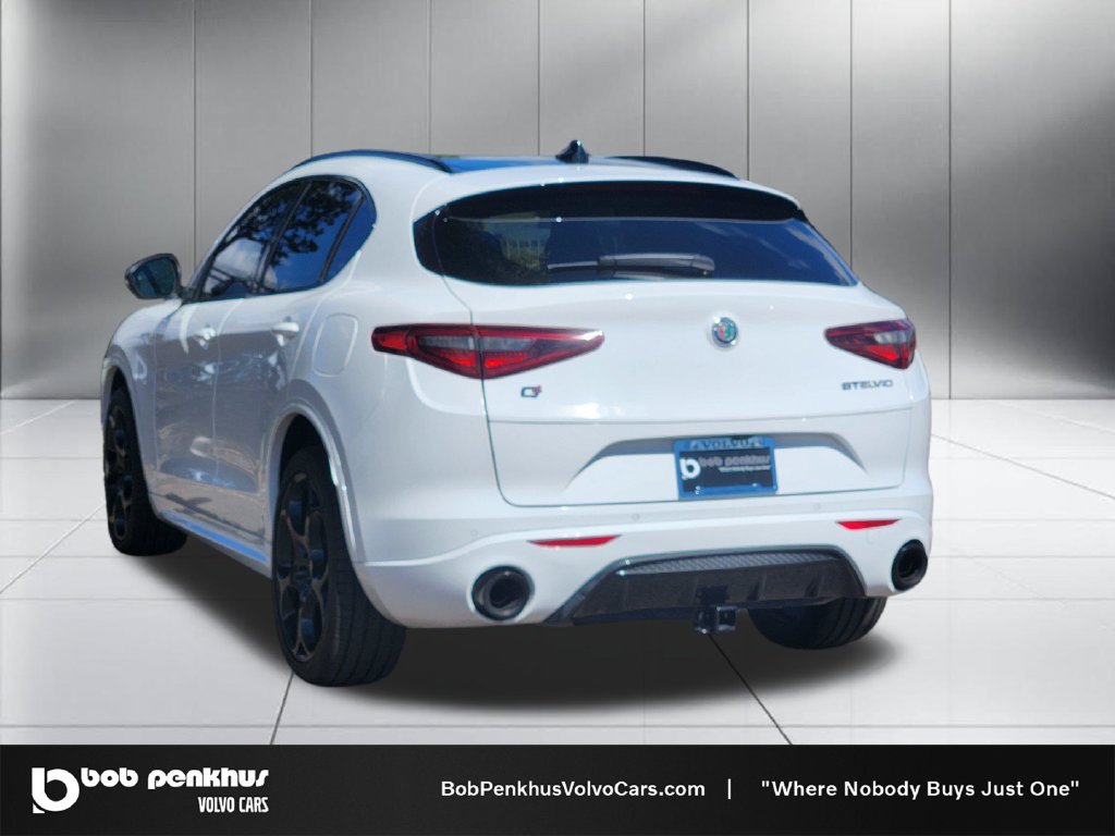 Used 2023 Alfa Romeo Stelvio Veloce AWD/4WD image 27