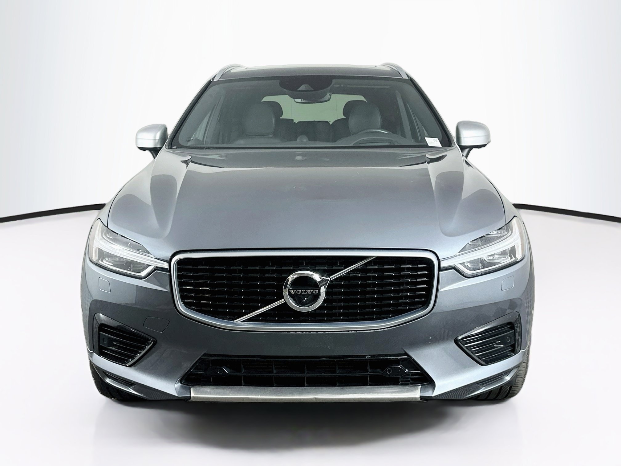 Used 2019 Volvo XC60 T8 R-Design AWD/4WD image 2