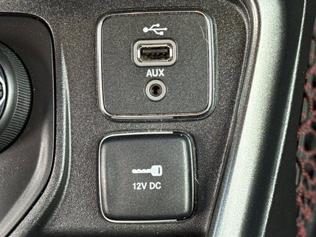 Used 2018 Jeep Compass Trailhawk w/ Cold Weather Group AWD/4WD image 26