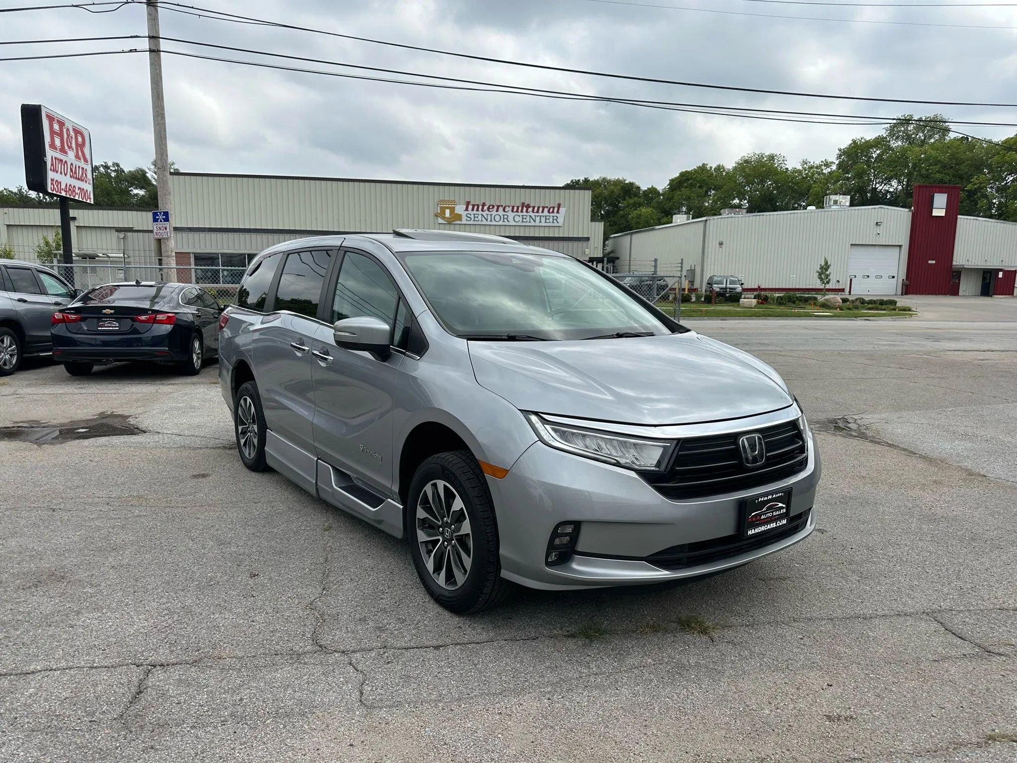 Used 2021 Honda Odyssey EX-L image 3
