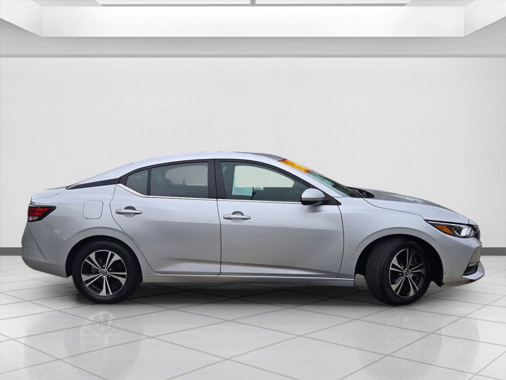 Used 2022 Nissan Sentra SV image 4