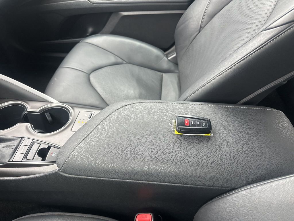 Used 2021 Toyota Camry XSE image 27