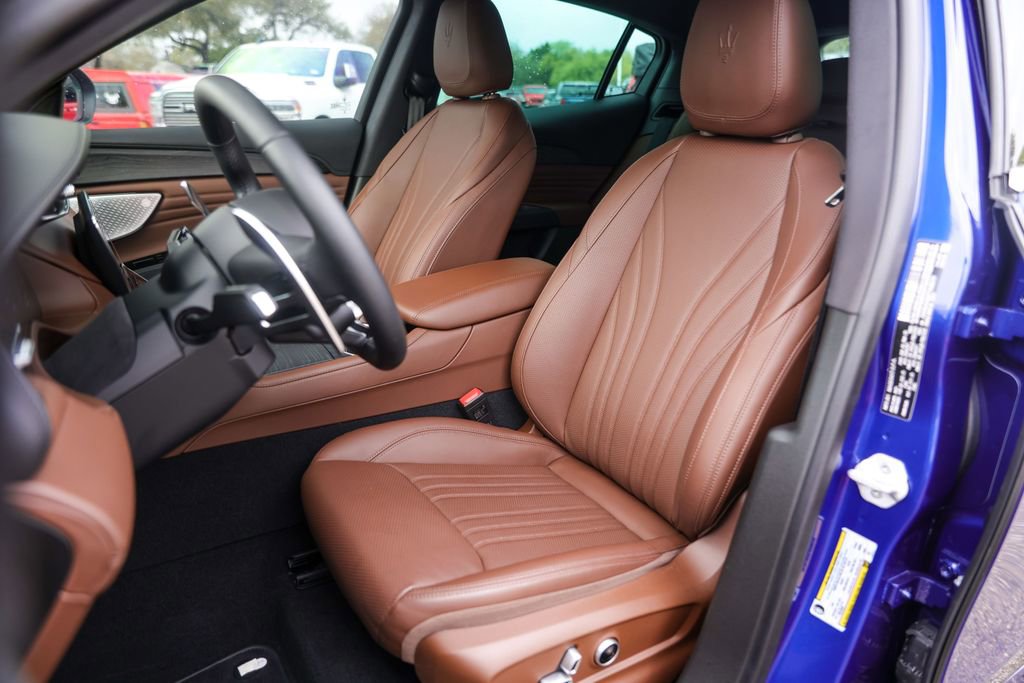 Used 2023 Maserati Grecale GT image 7