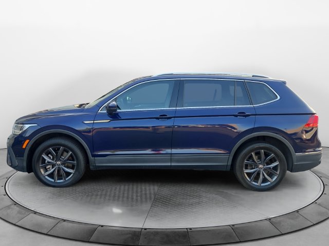 Used 2023 Volkswagen Tiguan SE FWD image 2