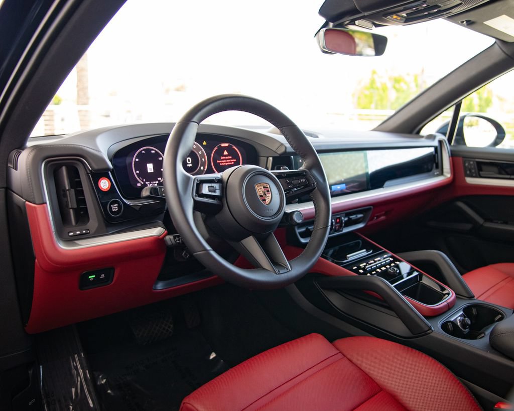 Certified 2026 Porsche Cayenne AWD/4WD image 4