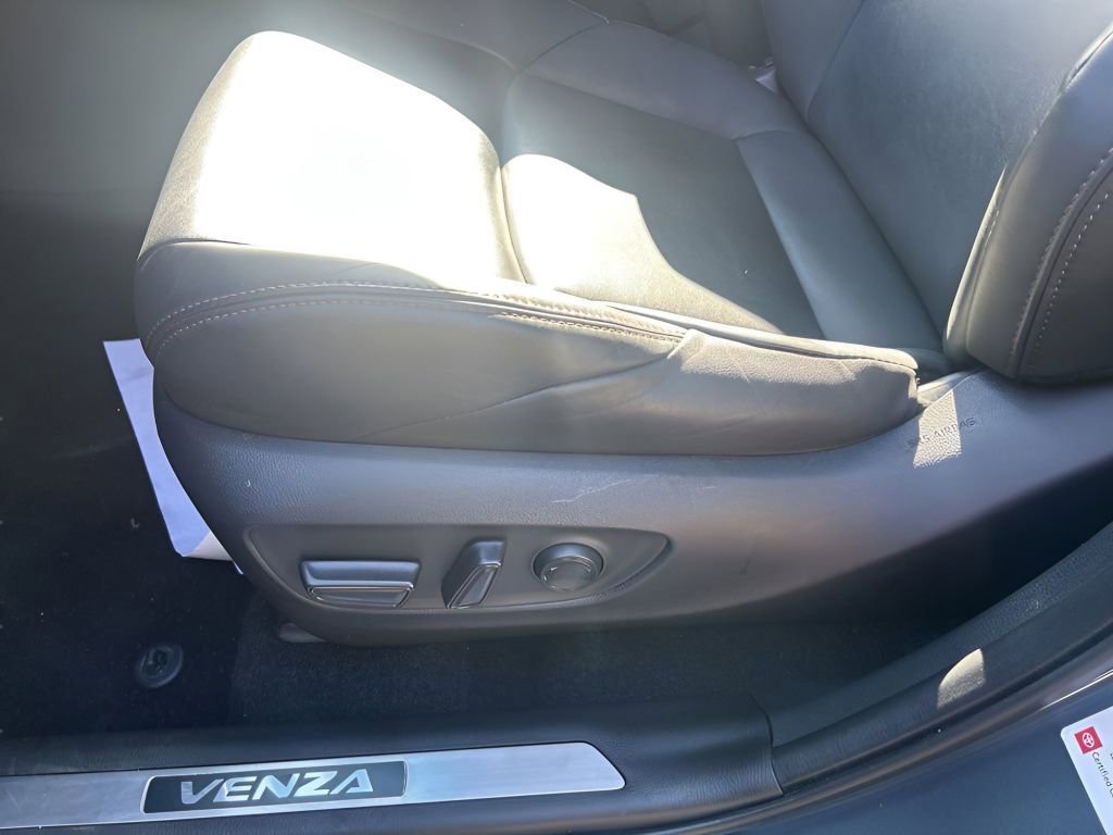 Used 2023 Toyota Venza XLE AWD/4WD image 21