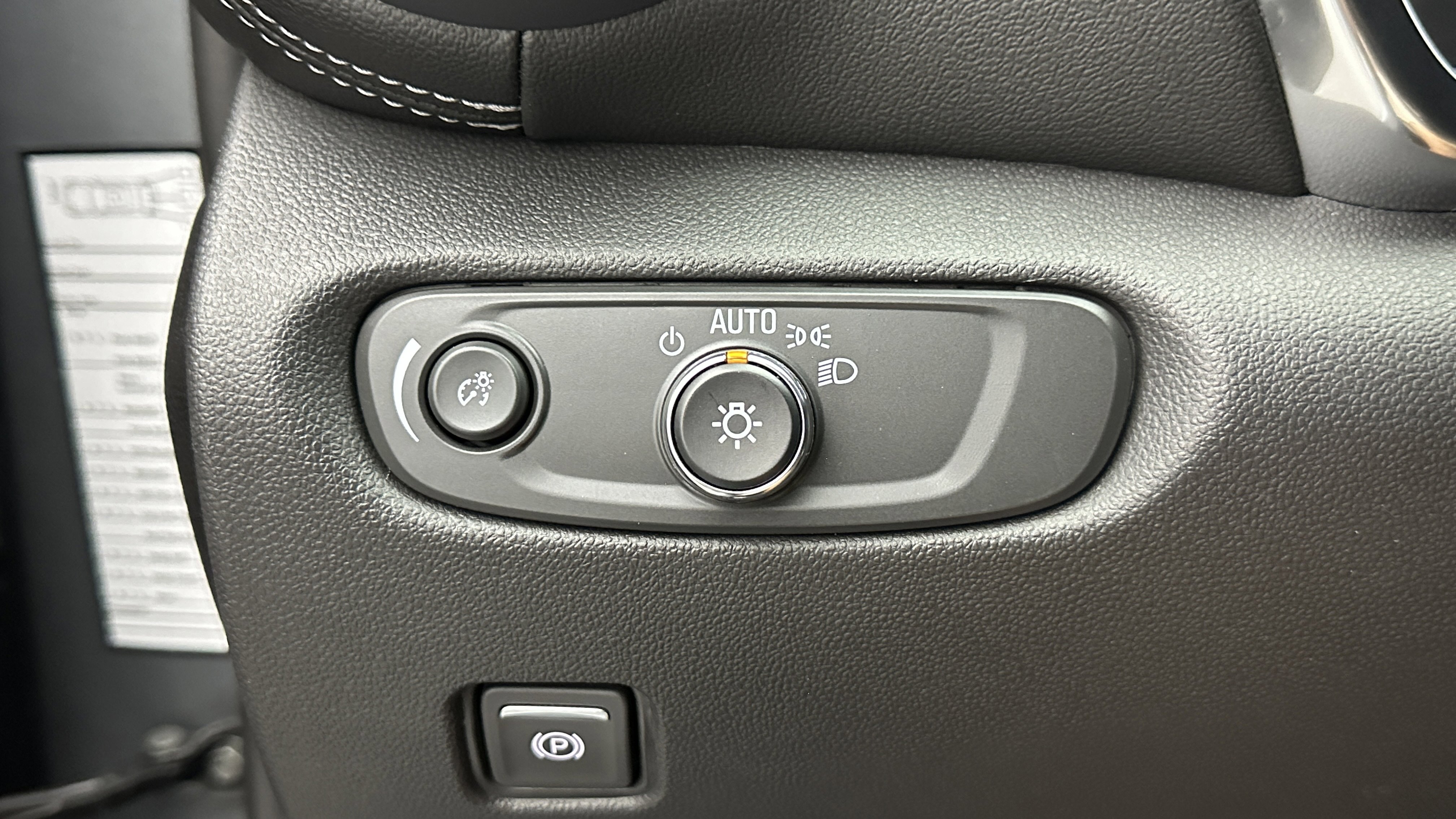 Used 2025 Chevrolet Blazer LT image 21