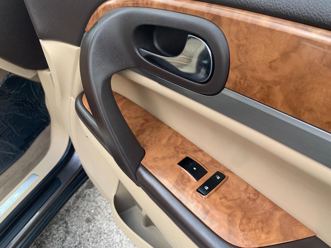 Used 2012 Buick Enclave Premium FWD image 45