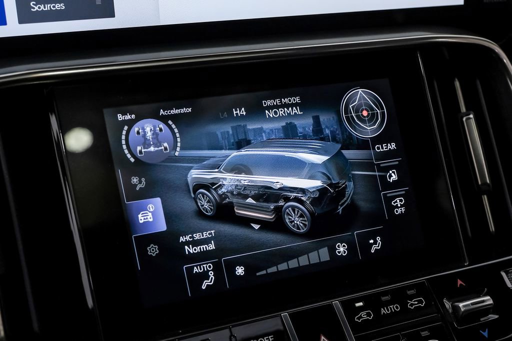 Used 2023 Lexus LX 600 F Sport image 27