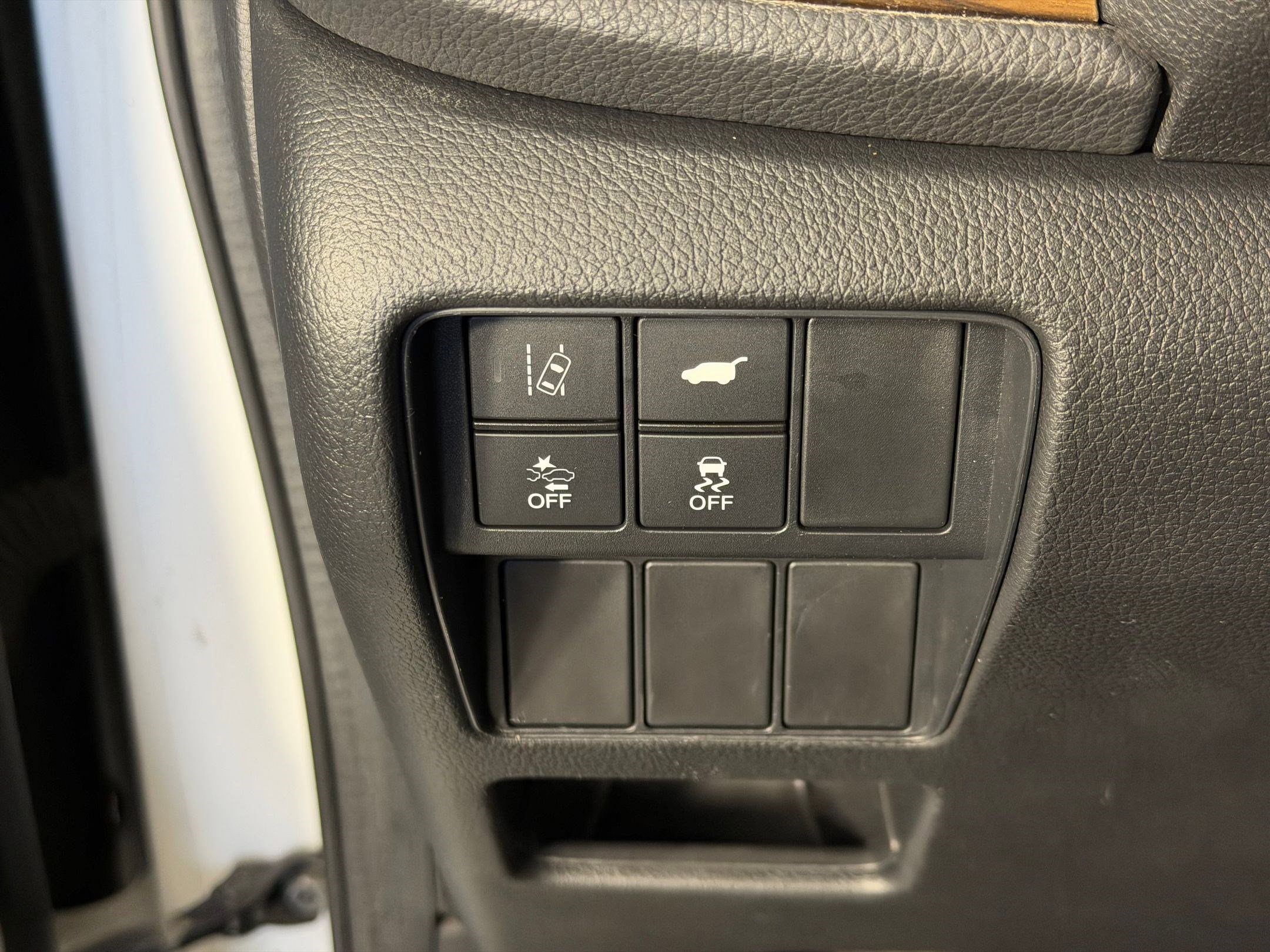 Used 2018 Honda CR-V Touring image 18