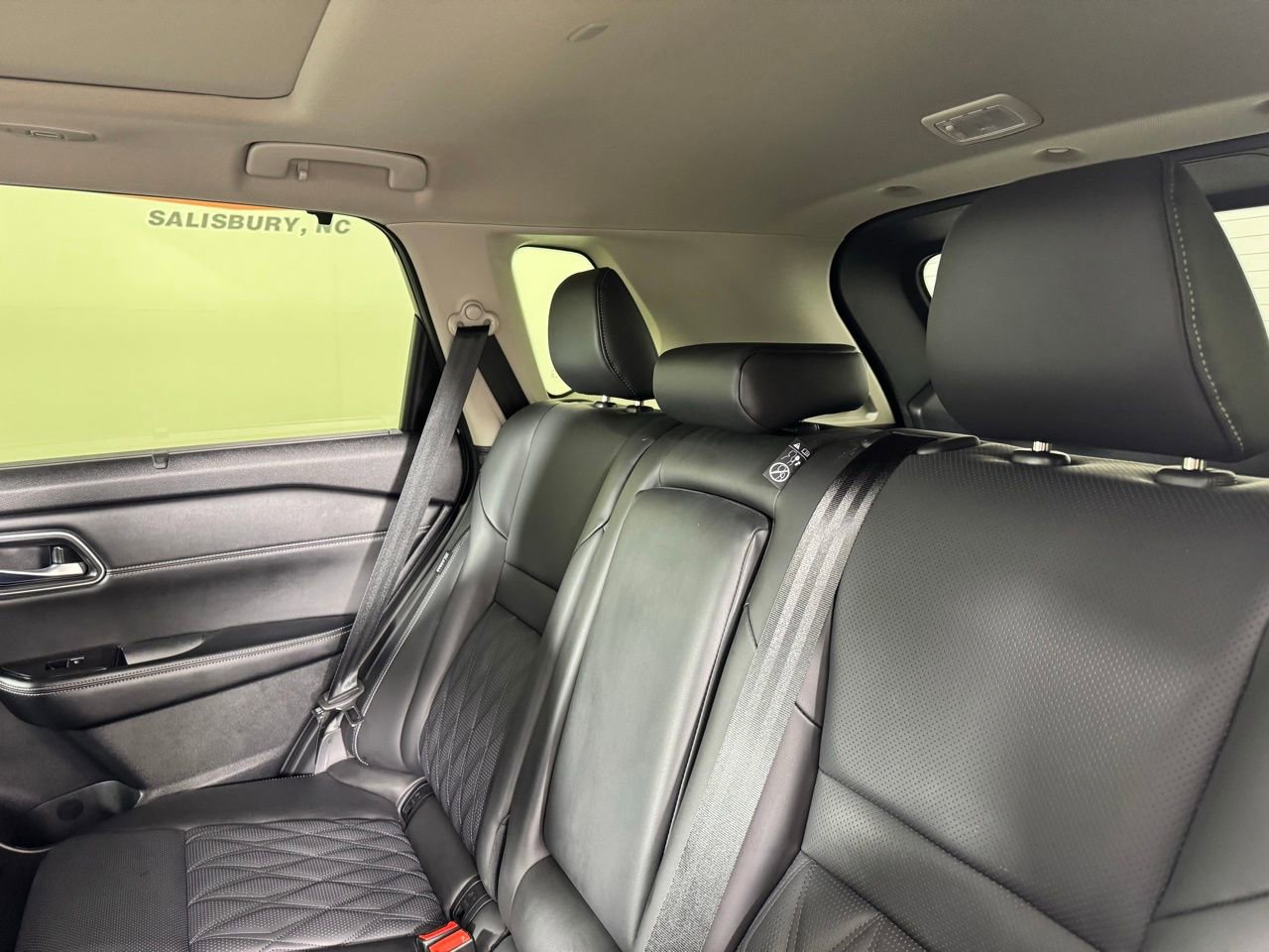 Used 2025 Nissan Rogue Platinum w/ Tech Package image 36