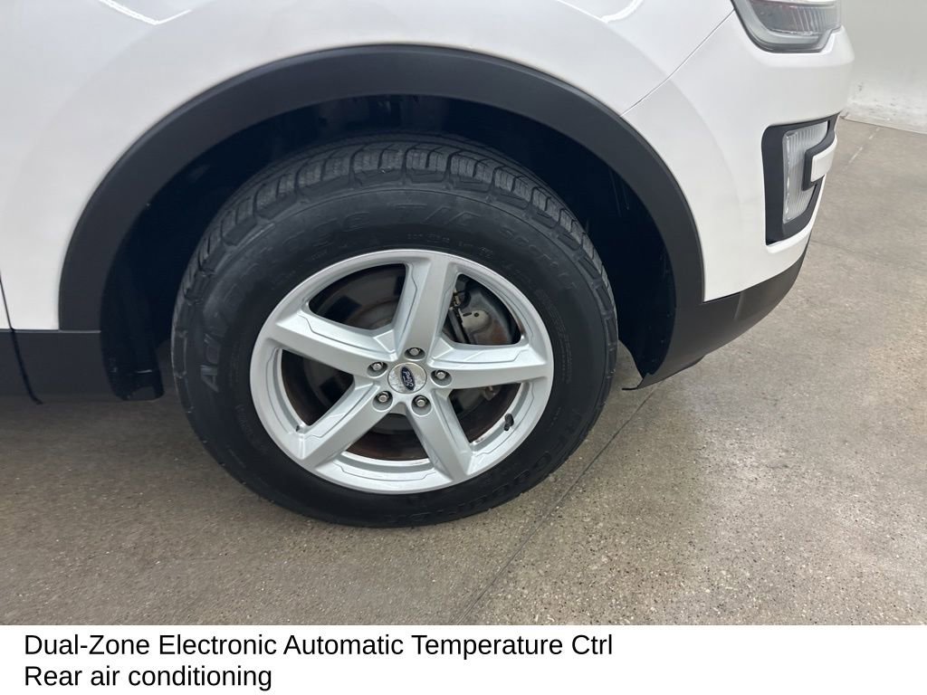Used 2017 Ford Explorer XLT w/ Equipment Group 202A image 15
