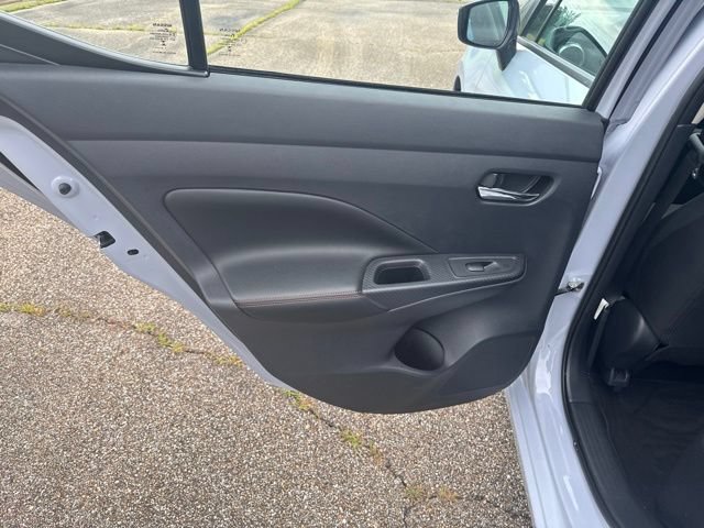 Used 2024 Nissan Versa SR FWD image 10