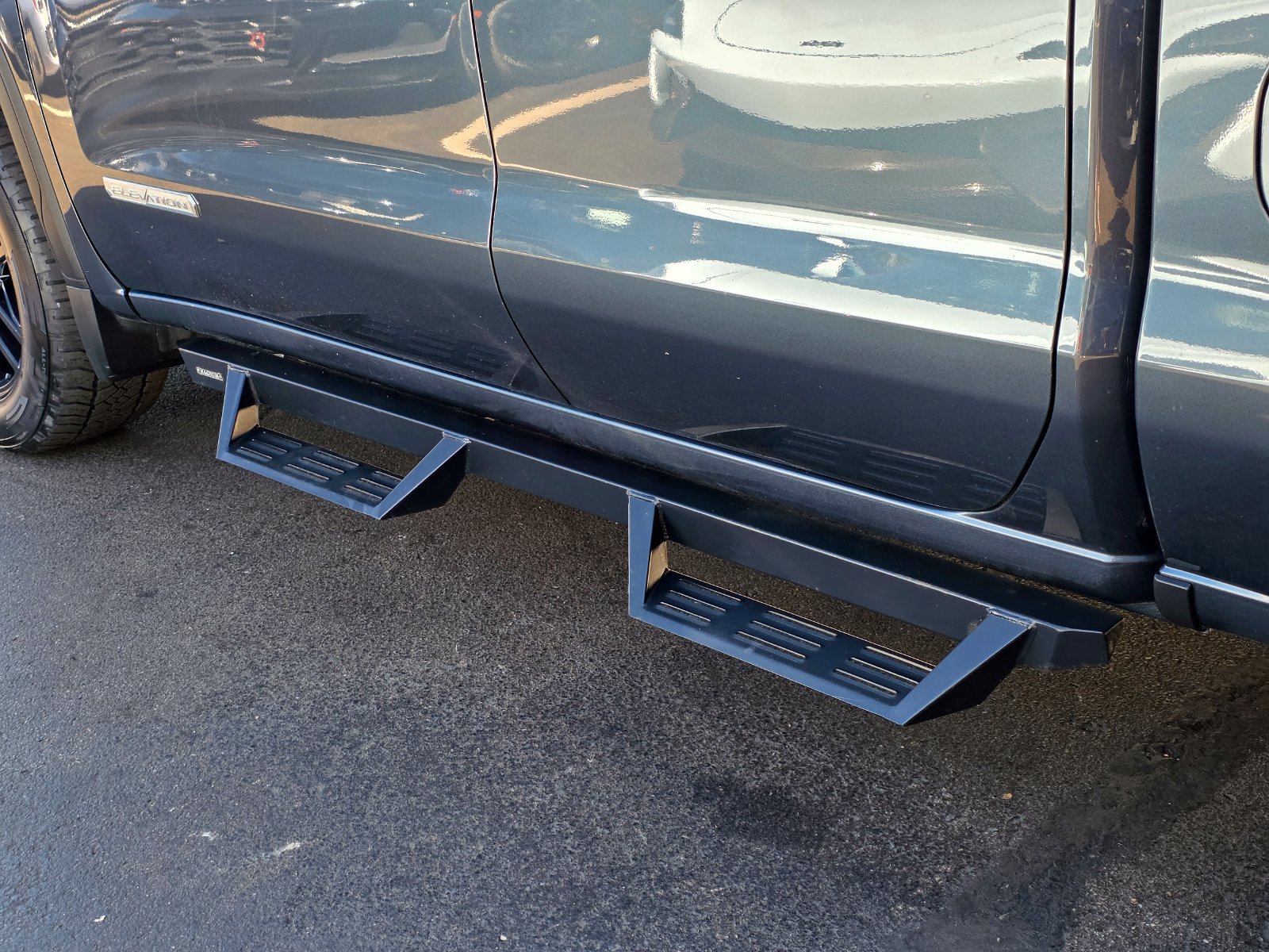 Used 2019 GMC Sierra 1500 Elevation w/ Elevation Value Package AWD/4WD image 4