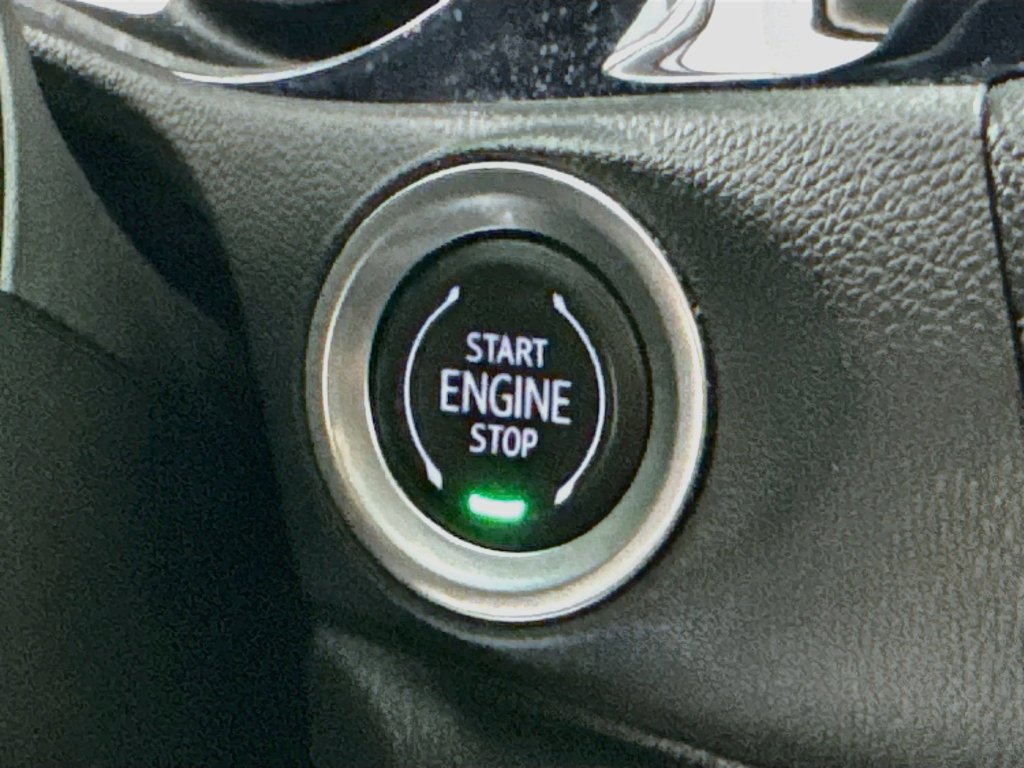 Used 2021 Buick Encore GX Essence w/ Experience Buick Package FWD image 19