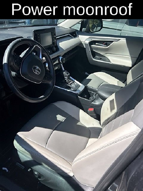 Used 2019 Toyota RAV4 XLE Premium FWD image 4