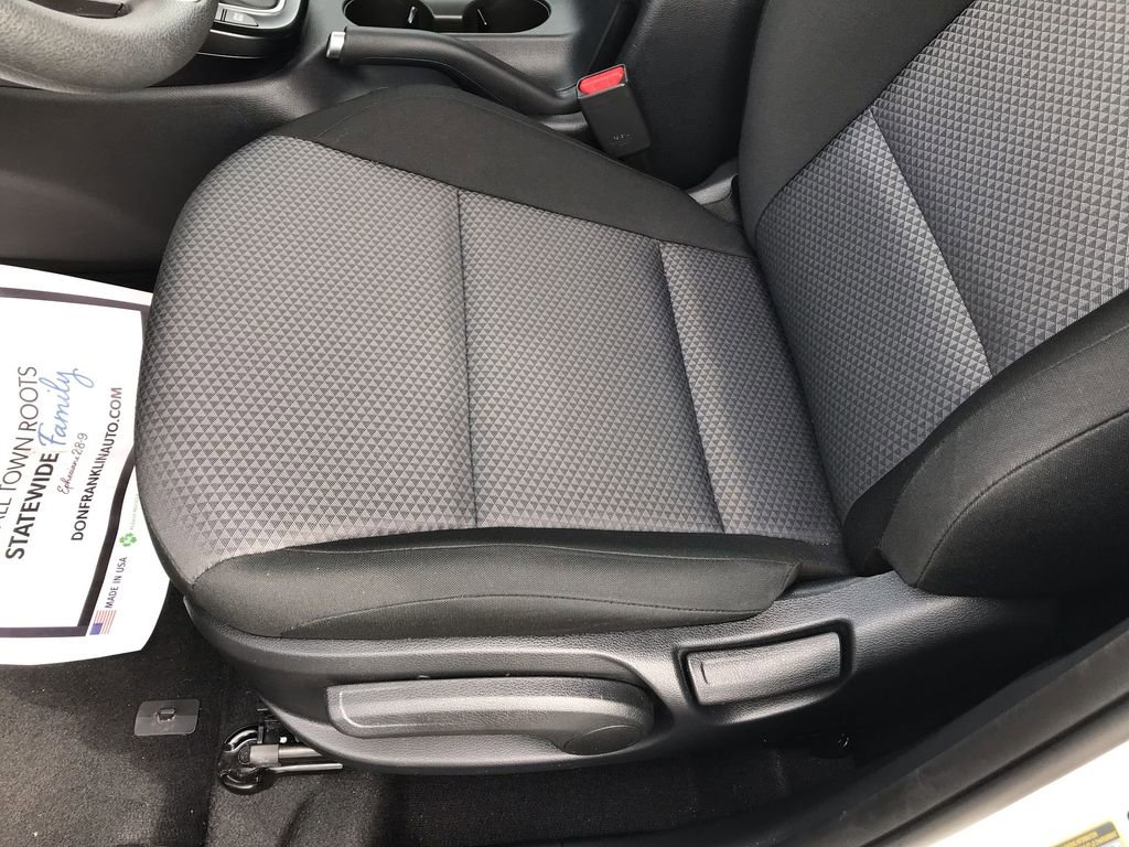 Certified 2025 Kia Soul LX w/ LX Technology Package FWD image 12