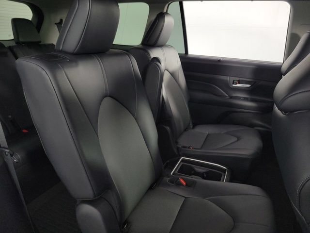 Used 2025 Toyota Grand Highlander FWD image 17