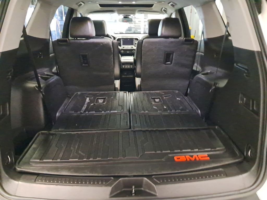 Used 2022 GMC Acadia AT4 w/ Technology Package image 24