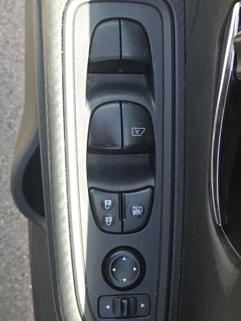 Used 2024 Nissan Versa SV FWD image 17