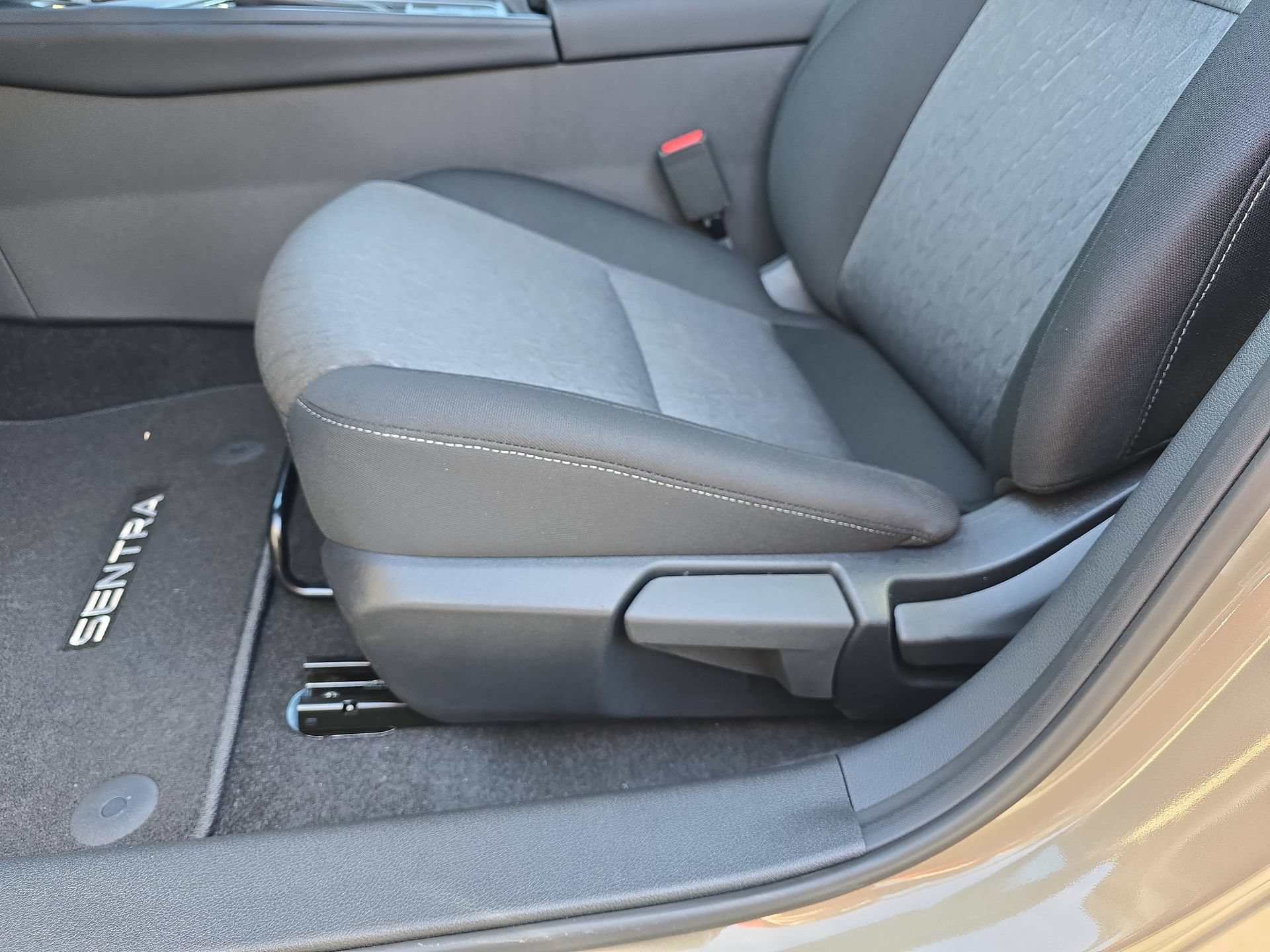 New 2026 Nissan Sentra SV w/ SV Convenience Package FWD image 28