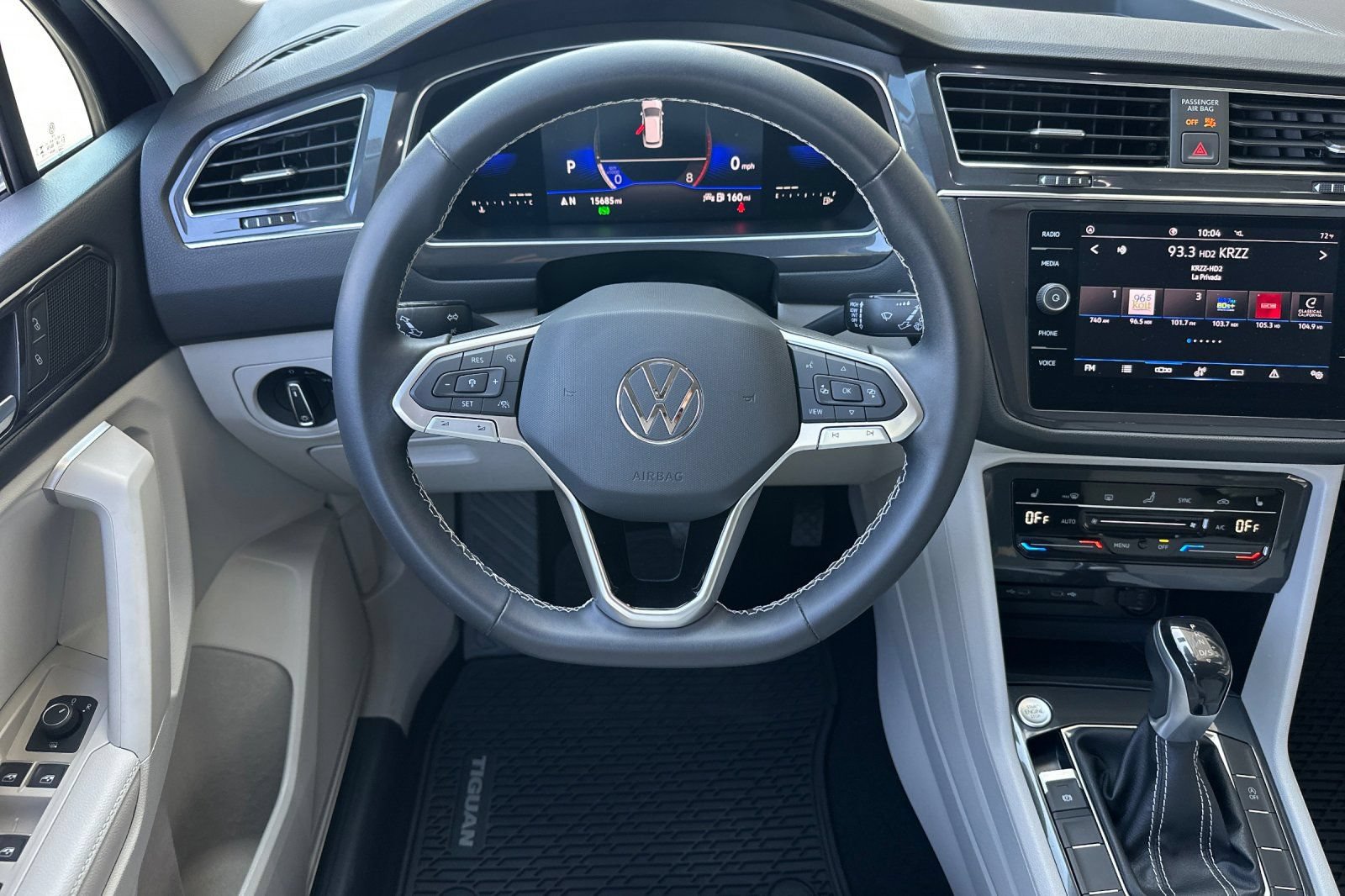 Used 2023 Volkswagen Tiguan SE FWD image 14