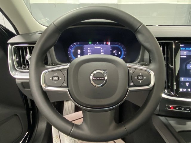 Certified 2025 Volvo S60 B5 Core image 15