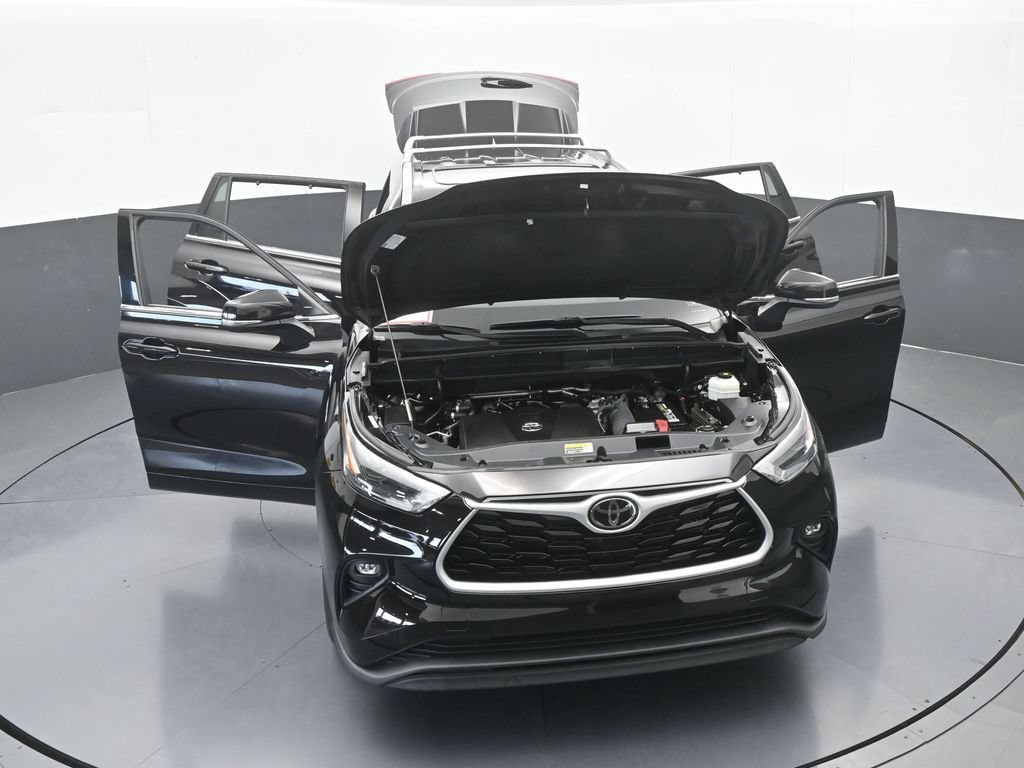 Used 2022 Toyota Highlander XLE FWD image 71