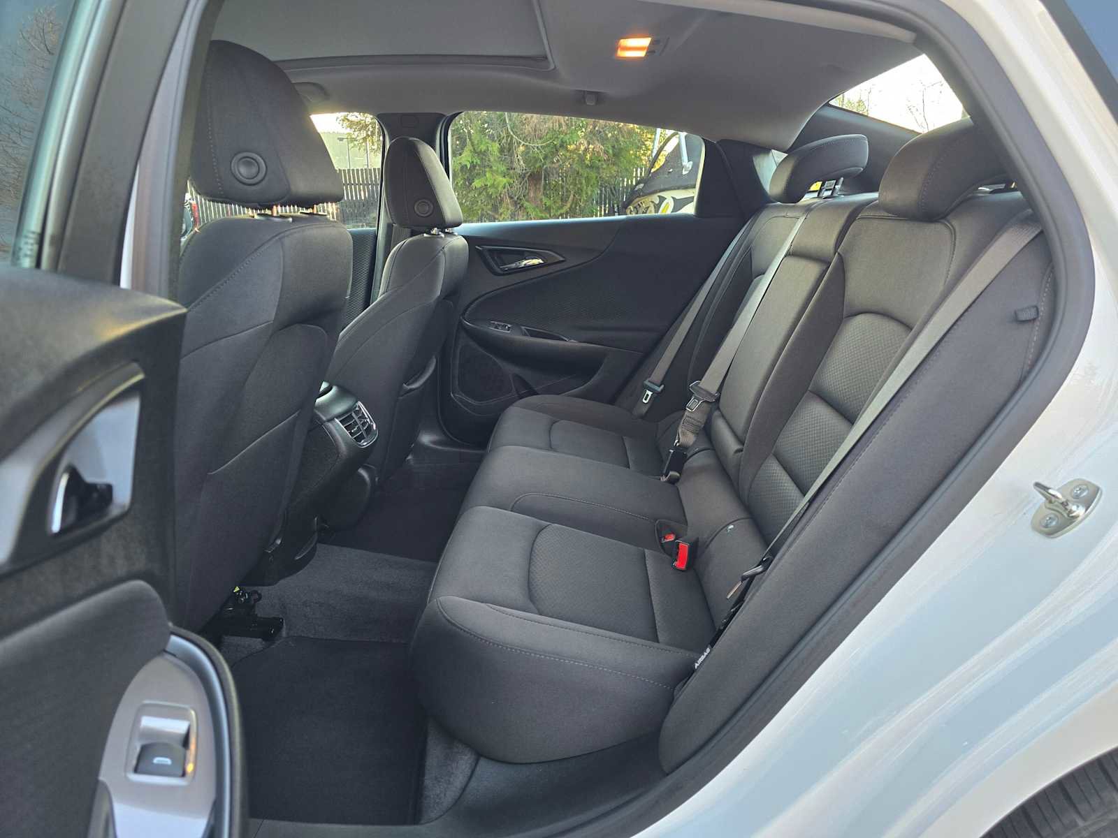 Used 2024 Chevrolet Malibu LT image 31