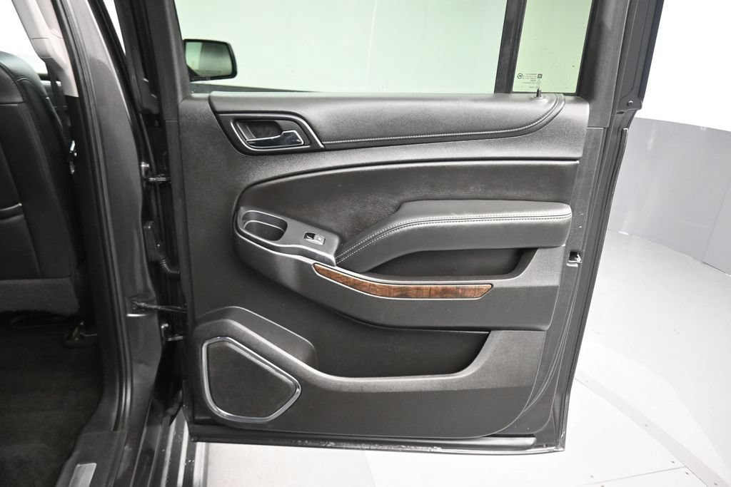Used 2018 Chevrolet Suburban LT AWD/4WD image 43
