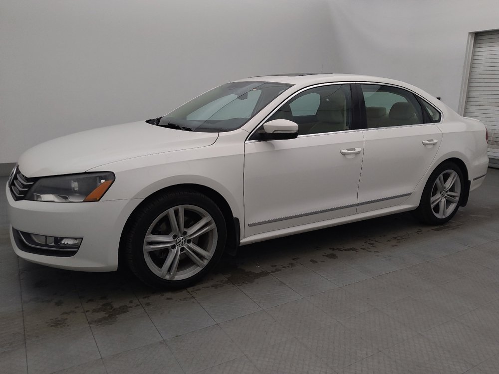 Used 2014 Volkswagen Passat 1.8T SEL Premium image 2