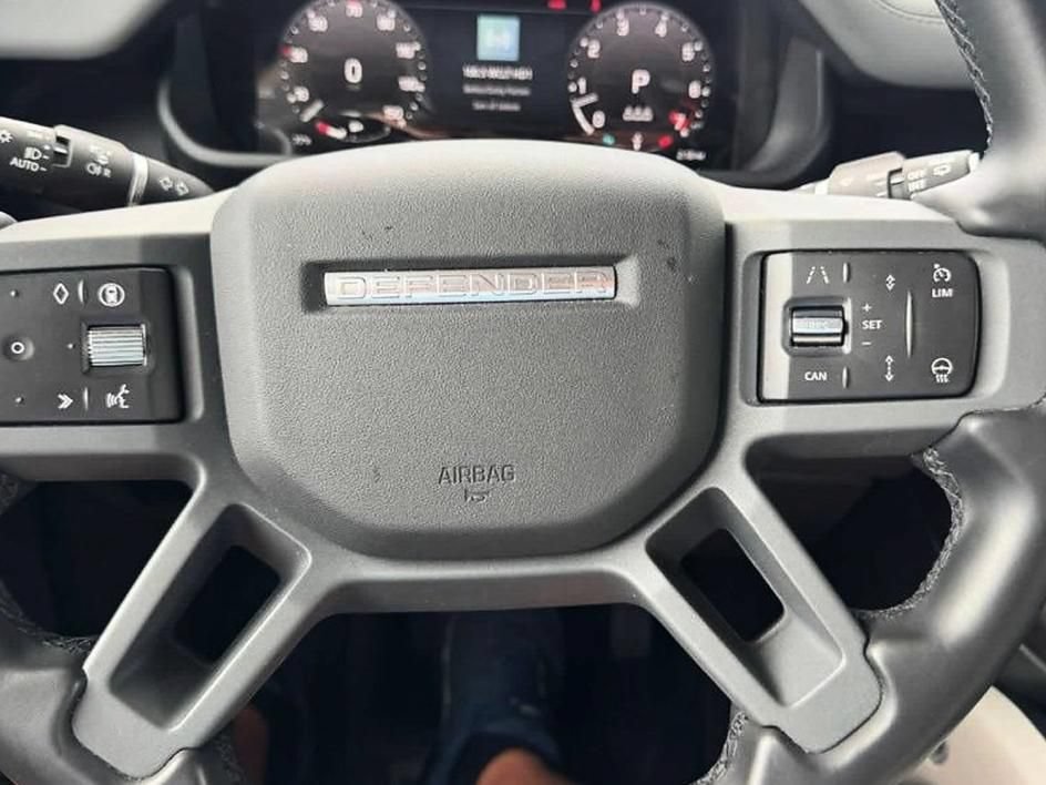 Used 2024 Land Rover Defender 110 X-Dynamic SE AWD/4WD image 10