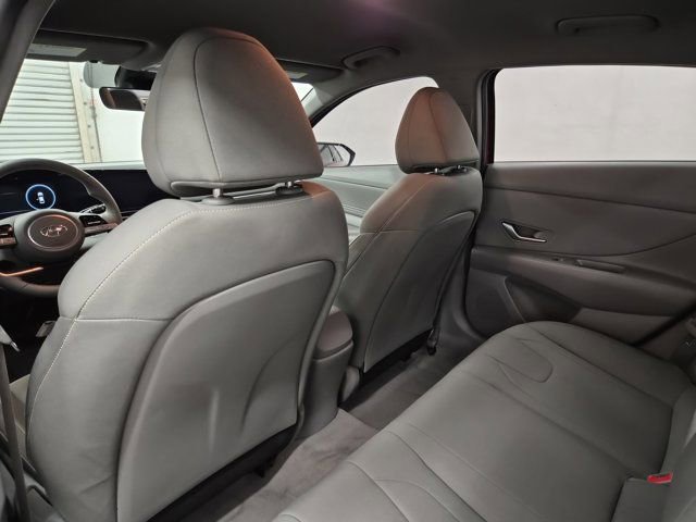 Used 2023 Hyundai Elantra SEL w/ Convenience Package image 10