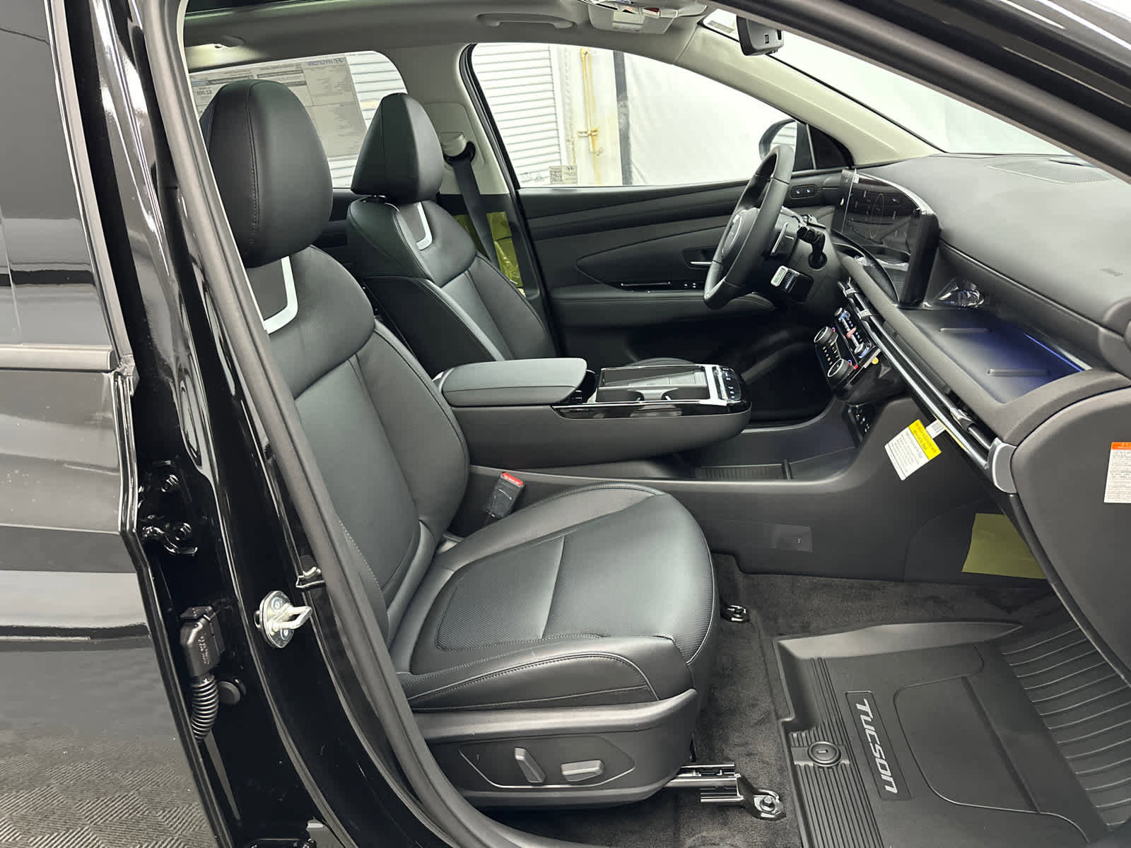 New 2025 Hyundai Tucson Limited image 13