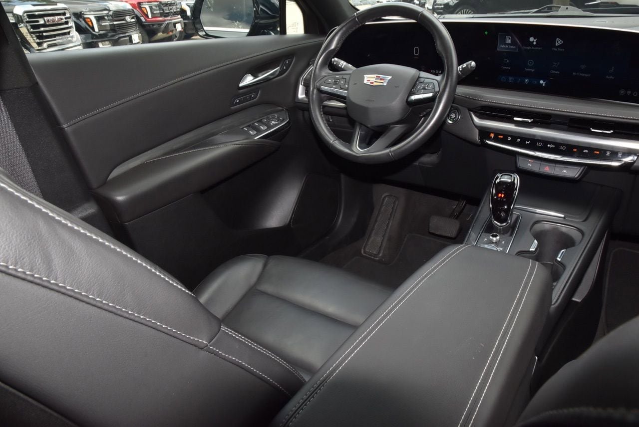 Used 2025 Cadillac XT4 Premium Luxury AWD/4WD image 15