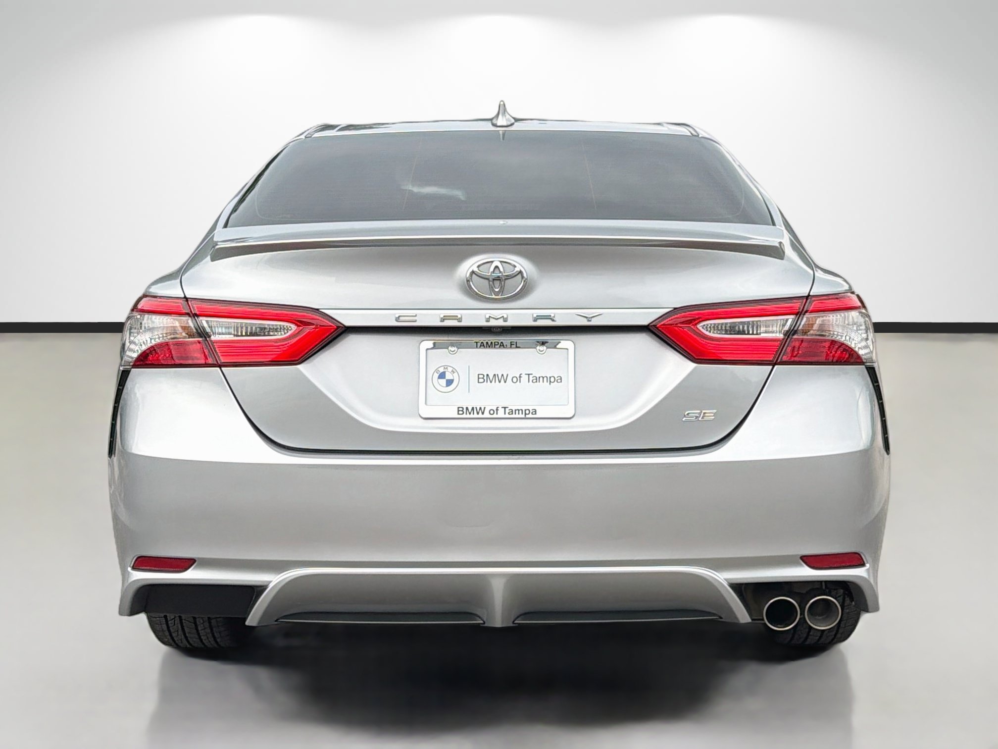 Used 2019 Toyota Camry SE w/ Convenience Package FWD image 4