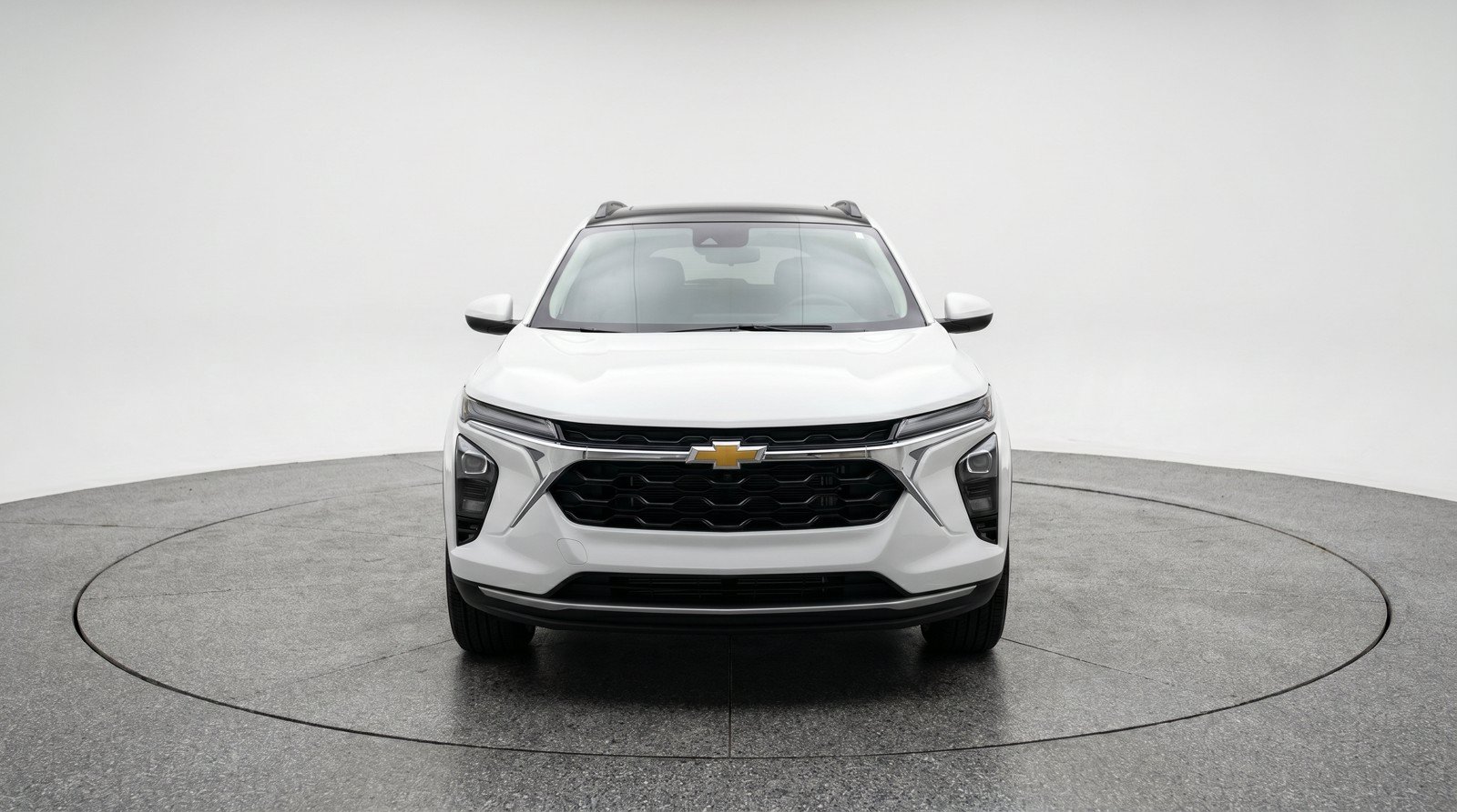 Used 2025 Chevrolet Trax LT FWD image 2